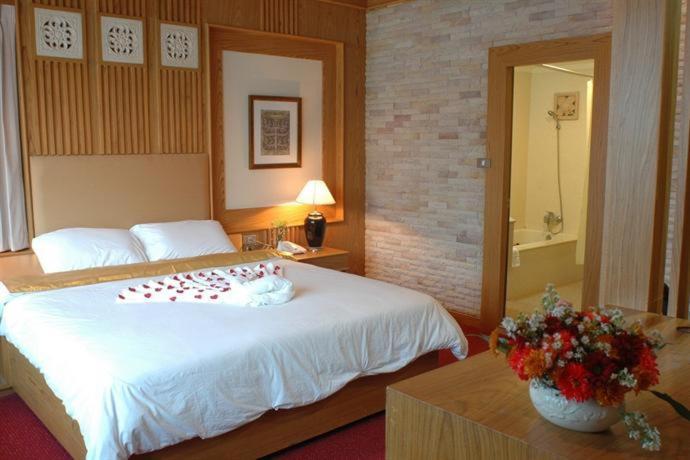 The Rich Hotel Nonthaburi Quarto foto