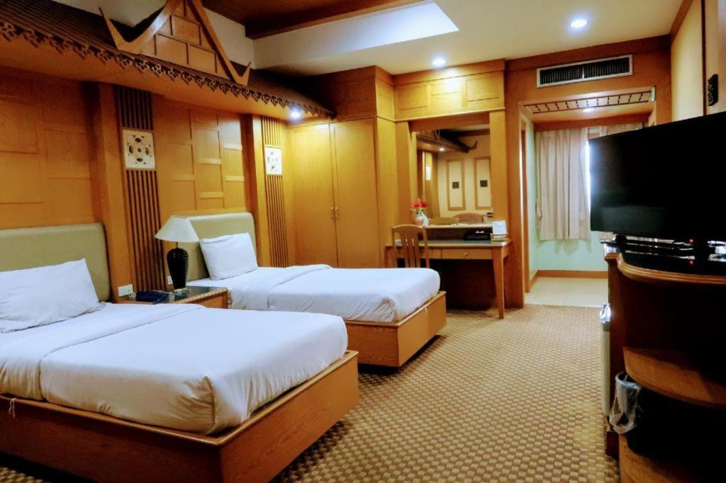 The Rich Hotel Nonthaburi Exterior foto