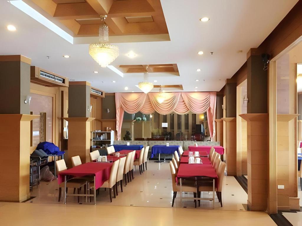 The Rich Hotel Nonthaburi Exterior foto